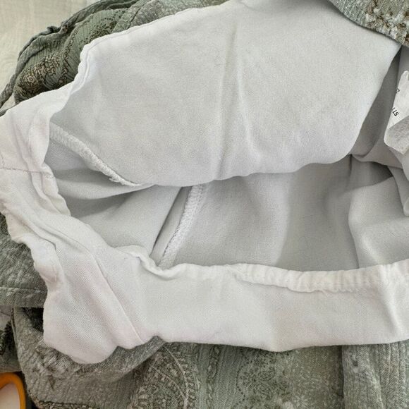 Altar'd State Women's Lot of 2 Pieces Crop Puff Sleeve Blouse & Flowy Shorts S/M - Picture 6 of 11